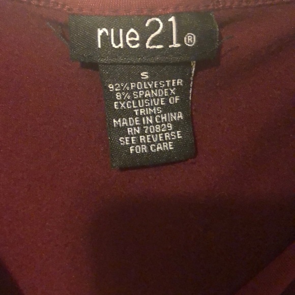 T-shirt dress with white stripes on sleeve - Picture 2 of 4